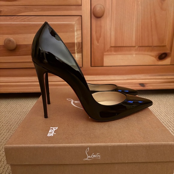 Christian Louboutin Pumps (Patent Black) - Picture 2 of 4
